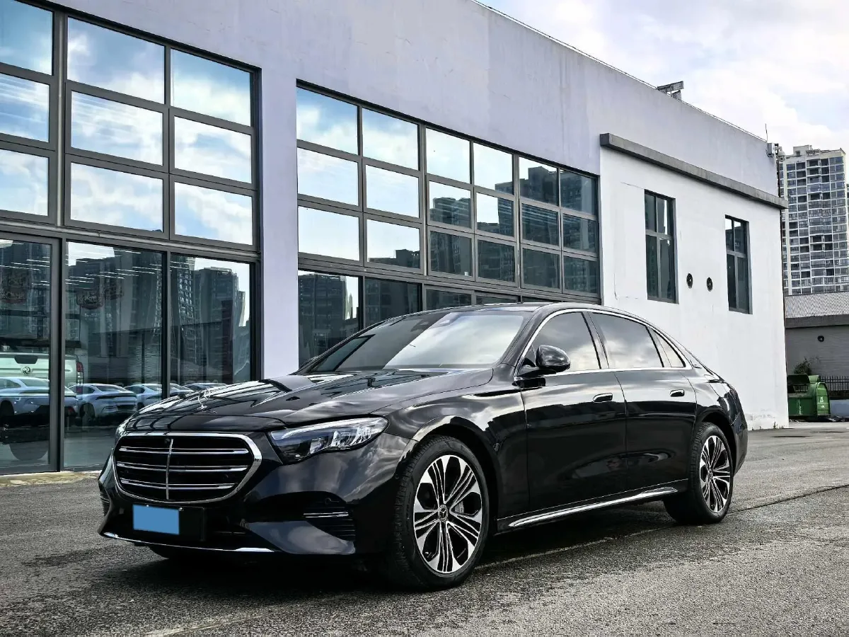 2024 Mercedes-Benz E Class 2.0T 204HP L4 9AT PHEV 25.4KWH,autocango,china used car exporter,china ev exporter,chinese used car exporter,chinese used ev exporter