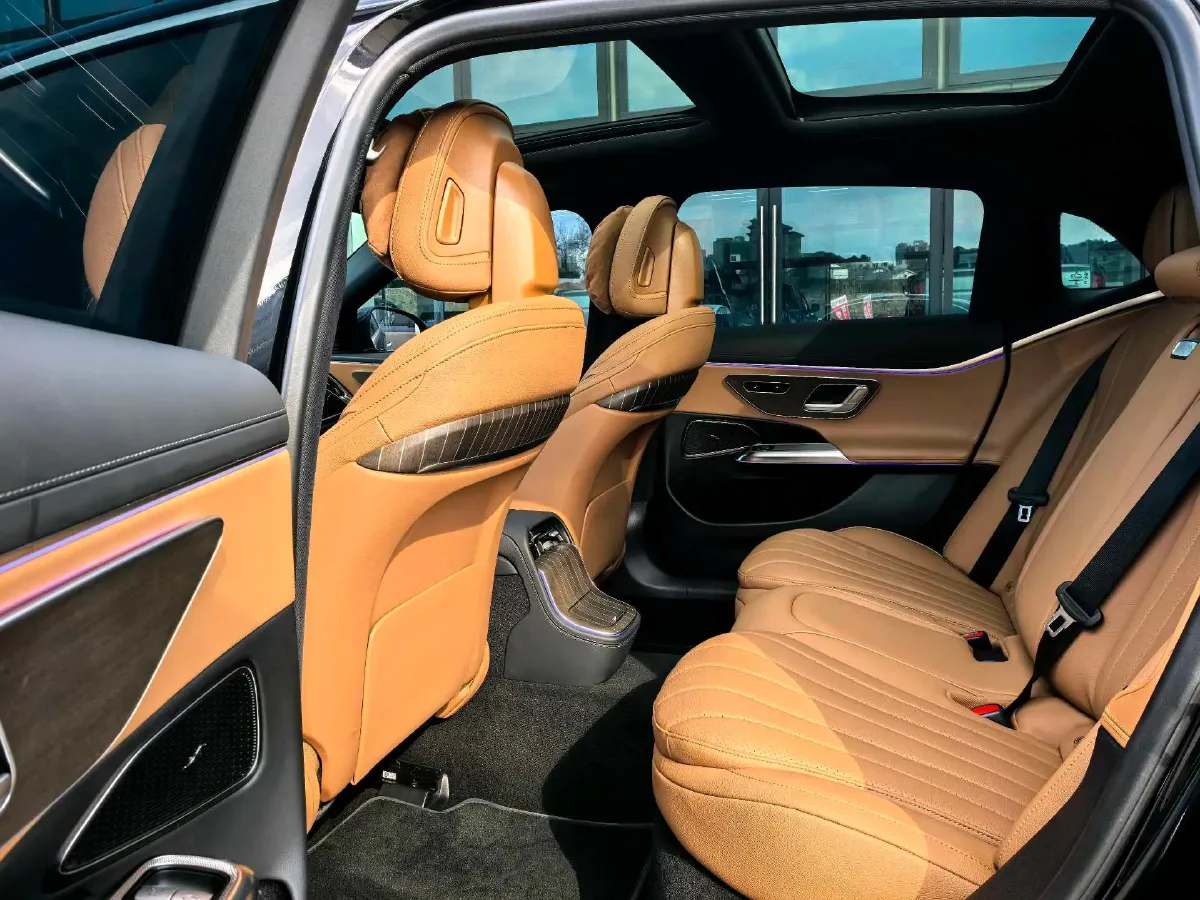 2024 Mercedes-Benz E Class 2.0T 204HP L4 9AT PHEV 25.4KWH,autocango,china used car exporter,china ev exporter,chinese used car exporter,chinese used ev exporter