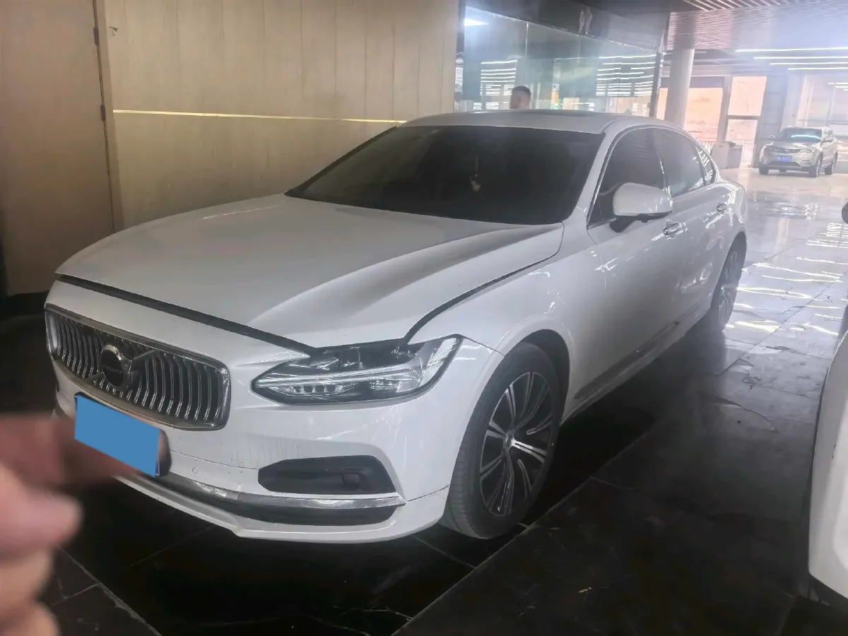 2021 Volvo S90 2.0T 250HP L4 8AT,autocango,china used car exporter,china ev exporter,chinese used car exporter,chinese used ev exporter