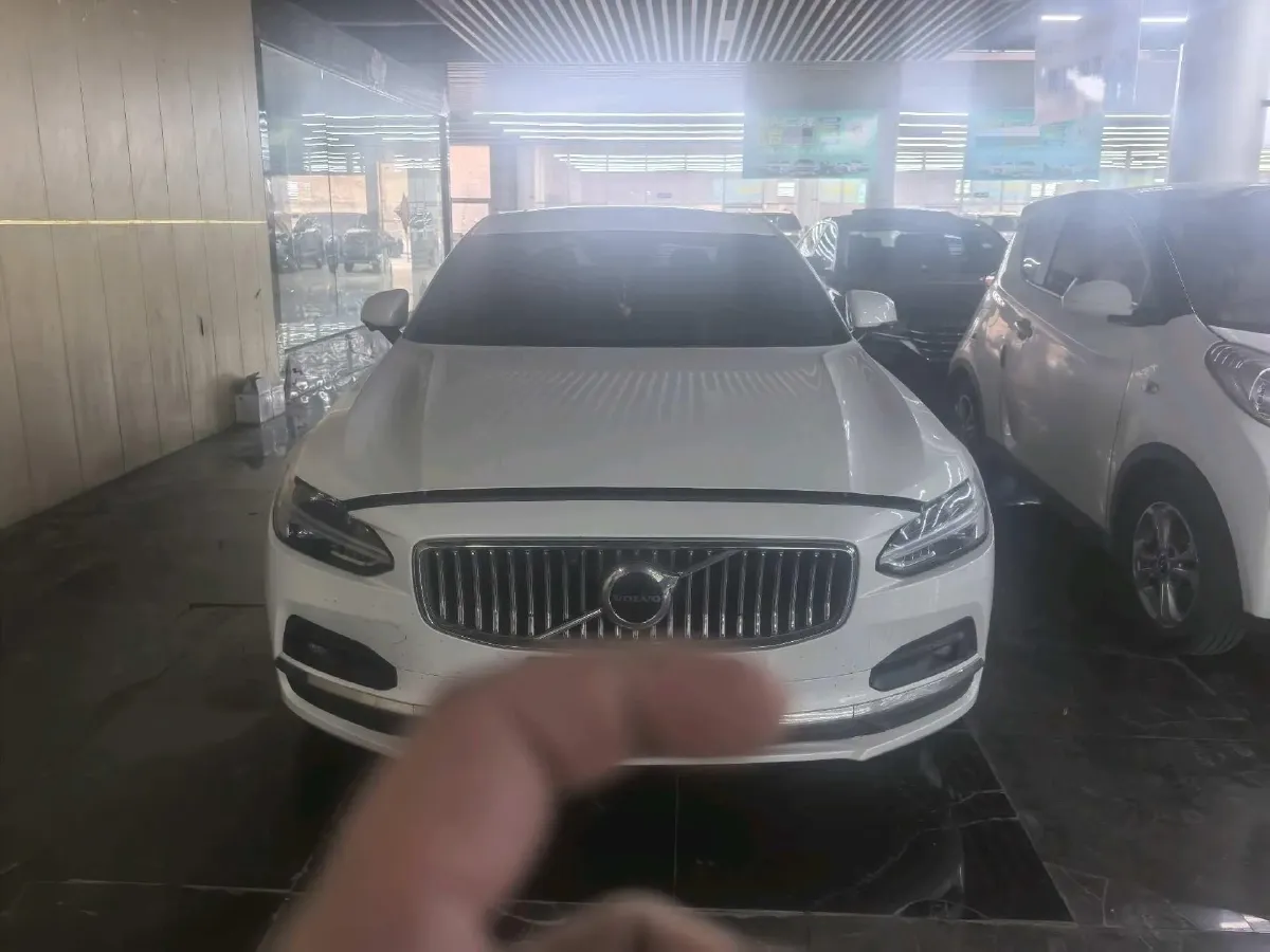 2021 Volvo S90 2.0T 250HP L4 8AT,autocango,china used car exporter,china ev exporter,chinese used car exporter,chinese used ev exporter