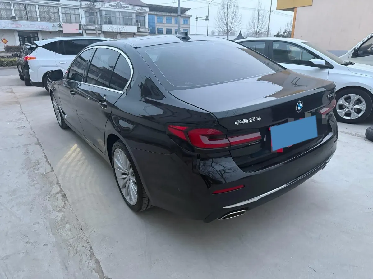 2022 BMW 5 Series 2.0T 252HP L4 8AT,autocango,china used car exporter,china ev exporter,chinese used car exporter,chinese used ev exporter