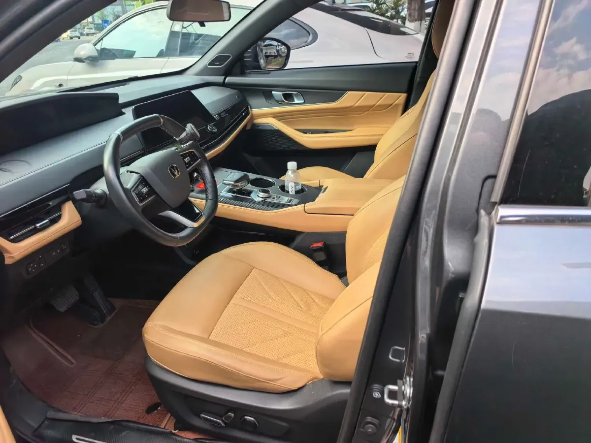 2021 ChangAn UNI-K 2.0T 233HP L4 8AT,autocango,china used car exporter,china ev exporter,chinese used car exporter,chinese used ev exporter