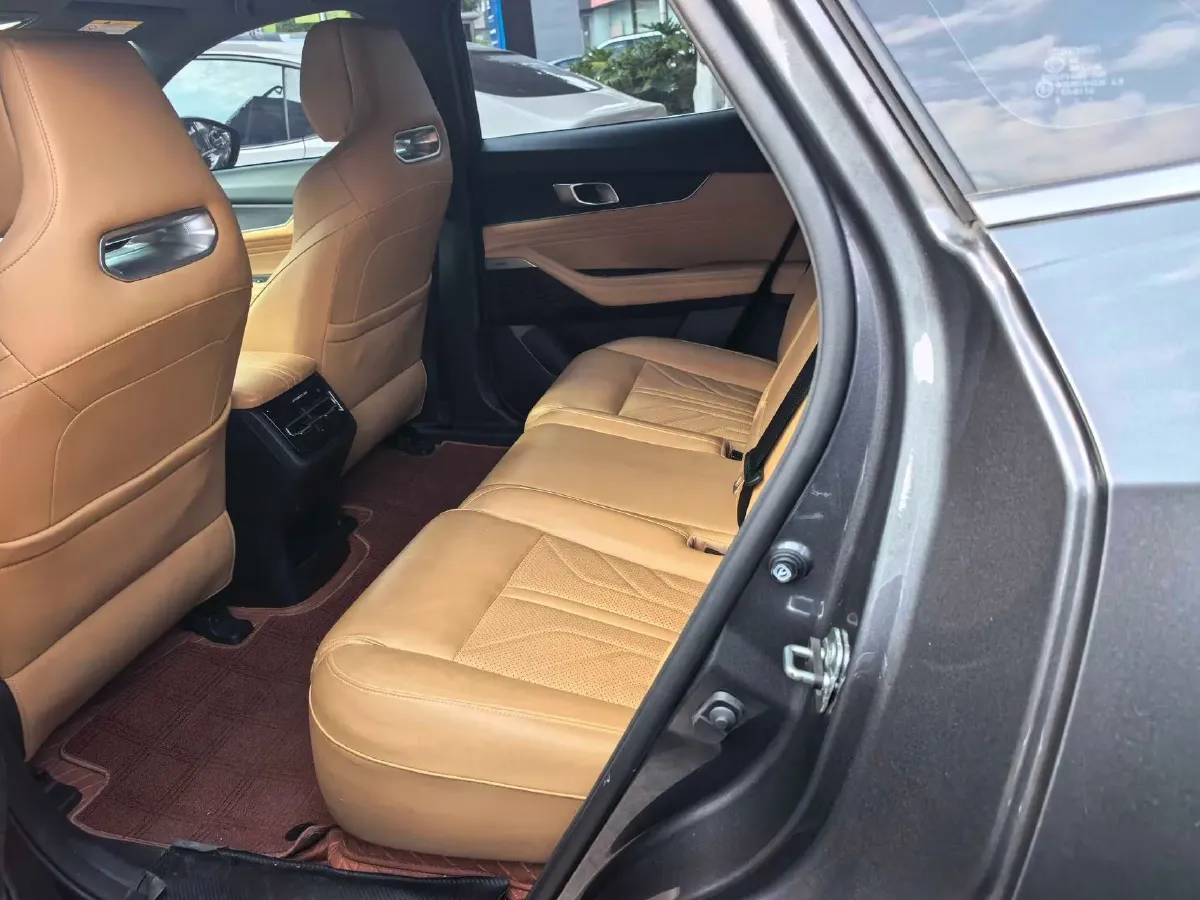 2021 ChangAn UNI-K 2.0T 233HP L4 8AT,autocango,china used car exporter,china ev exporter,chinese used car exporter,chinese used ev exporter