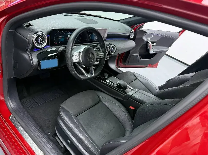 2020 Mercedes-Benz A Class 1.3T 163HP L4 7DCT,autocango,china used car exporter,china ev exporter,chinese used car exporter,chinese used ev exporter