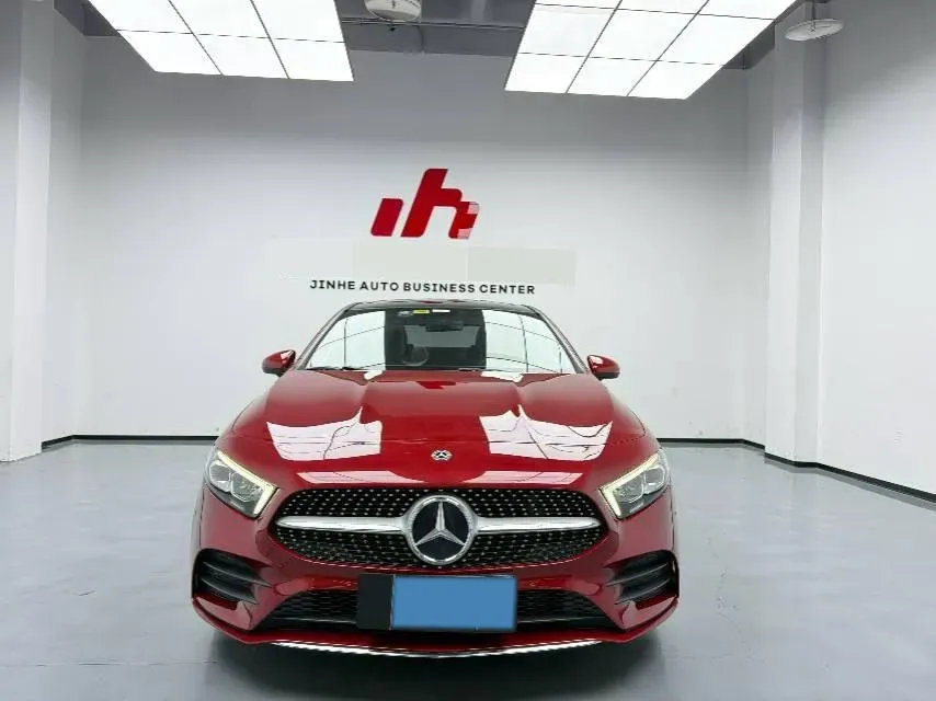 2020 Mercedes-Benz A Class 1.3T 163HP L4 7DCT,autocango,china used car exporter,china ev exporter,chinese used car exporter,chinese used ev exporter
