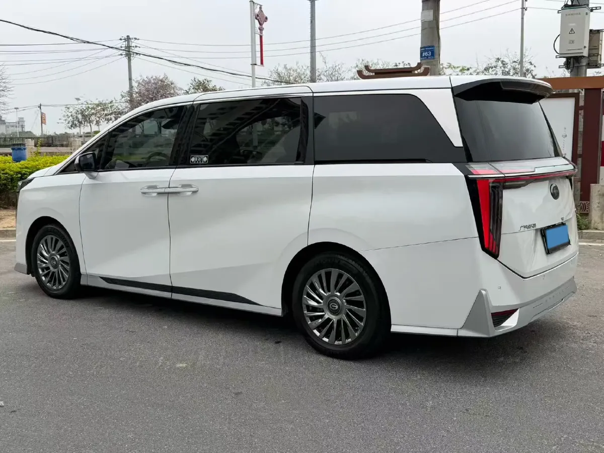 2023 GAC Trumpchi M8 2.0T 252HP L4 8AT,autocango,china used car exporter,china ev exporter,chinese used car exporter,chinese used ev exporter