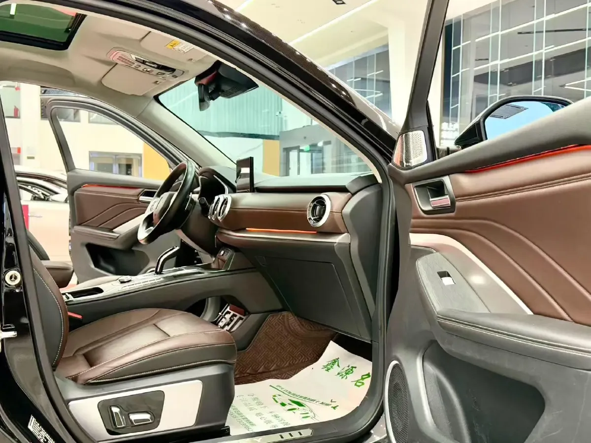 2019 WEY VV6 2.0T 224HP L4 7DCT,autocango,china used car exporter,china ev exporter,chinese used car exporter,chinese used ev exporter