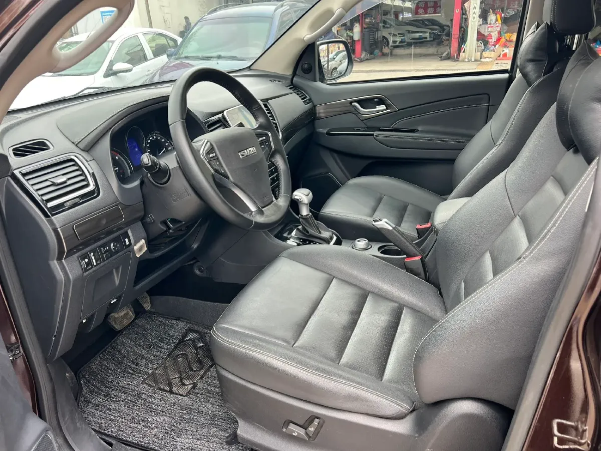 2018 Isuzu Mu-X 3.0T 177HP L4 6AT,autocango,china used car exporter,china ev exporter,chinese used car exporter,chinese used ev exporter