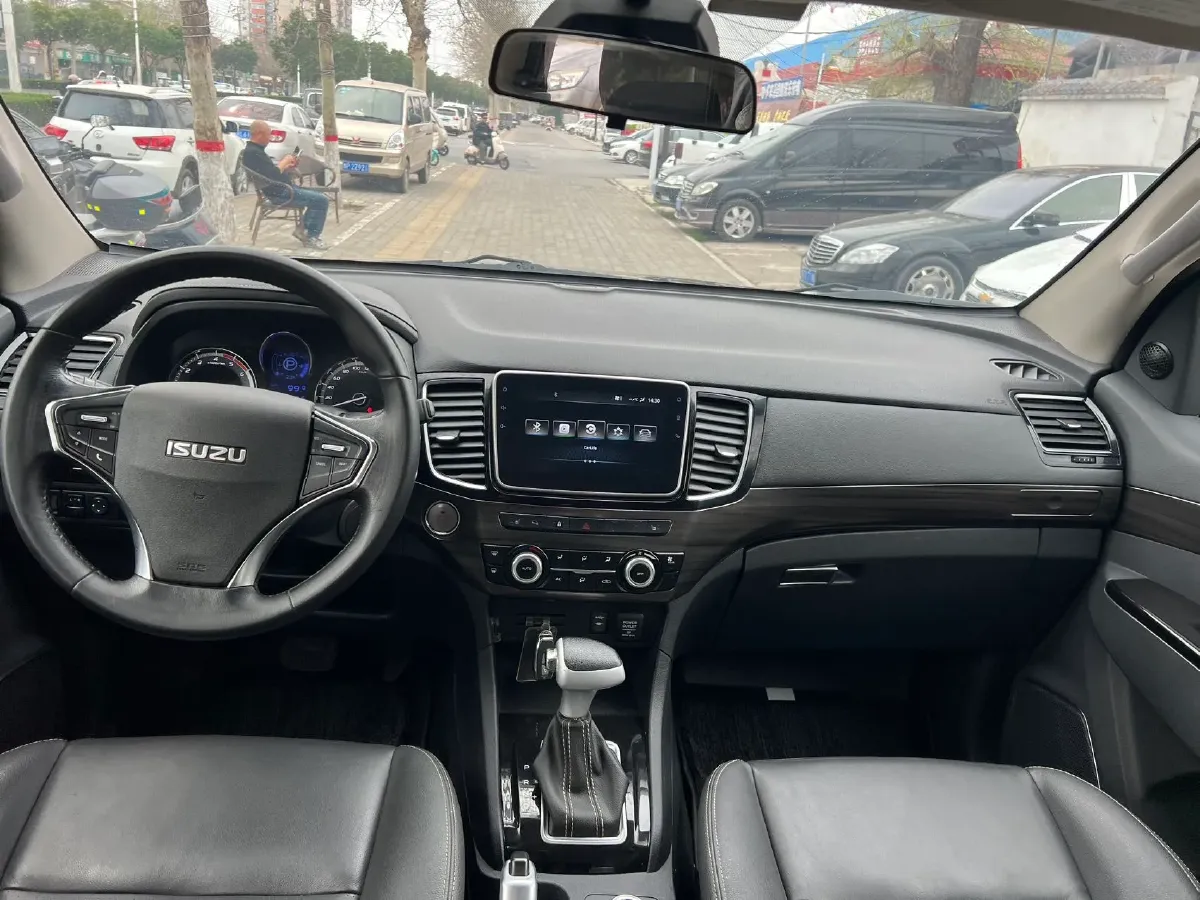 2018 Isuzu Mu-X 3.0T 177HP L4 6AT,autocango,china used car exporter,china ev exporter,chinese used car exporter,chinese used ev exporter