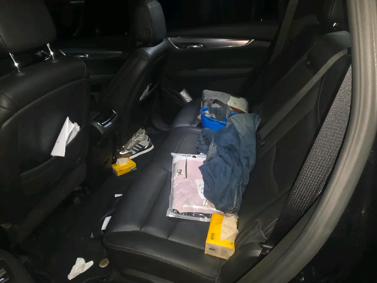 2022 Cadillac XT6 2.0T 237HP L4 9AT,autocango,china used car exporter,china ev exporter,chinese used car exporter,chinese used ev exporter