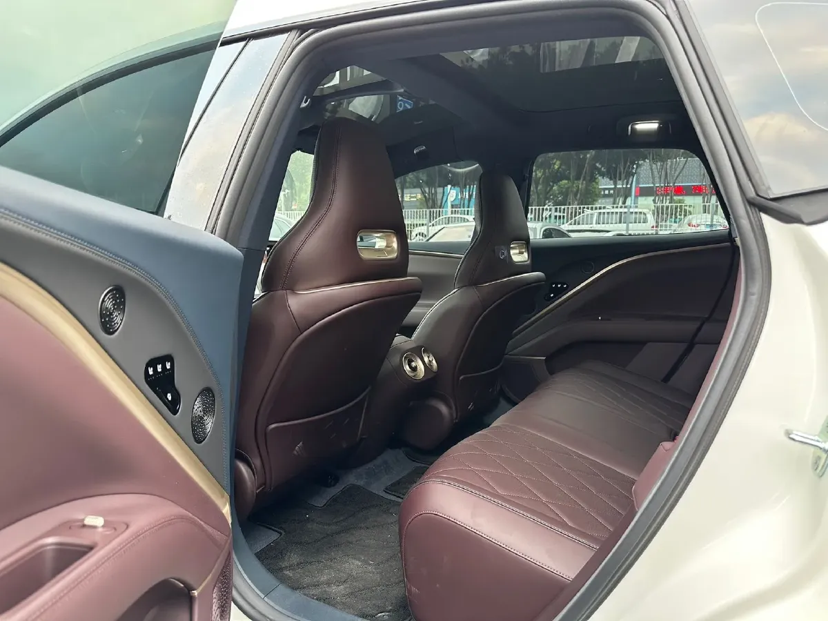 2025 Avatr 11 BEV,autocango,china used car exporter,china ev exporter,chinese used car exporter,chinese used ev exporter