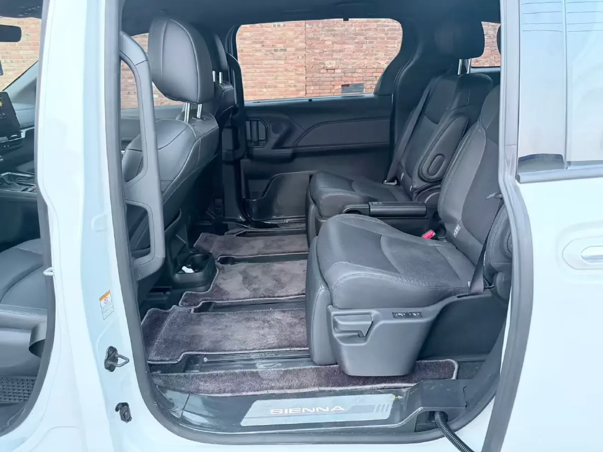 2024 Toyota Sienna 2.5L 189HP L4 E-CVT Hybrid,autocango,china used car exporter,china ev exporter,chinese used car exporter,chinese used ev exporter
