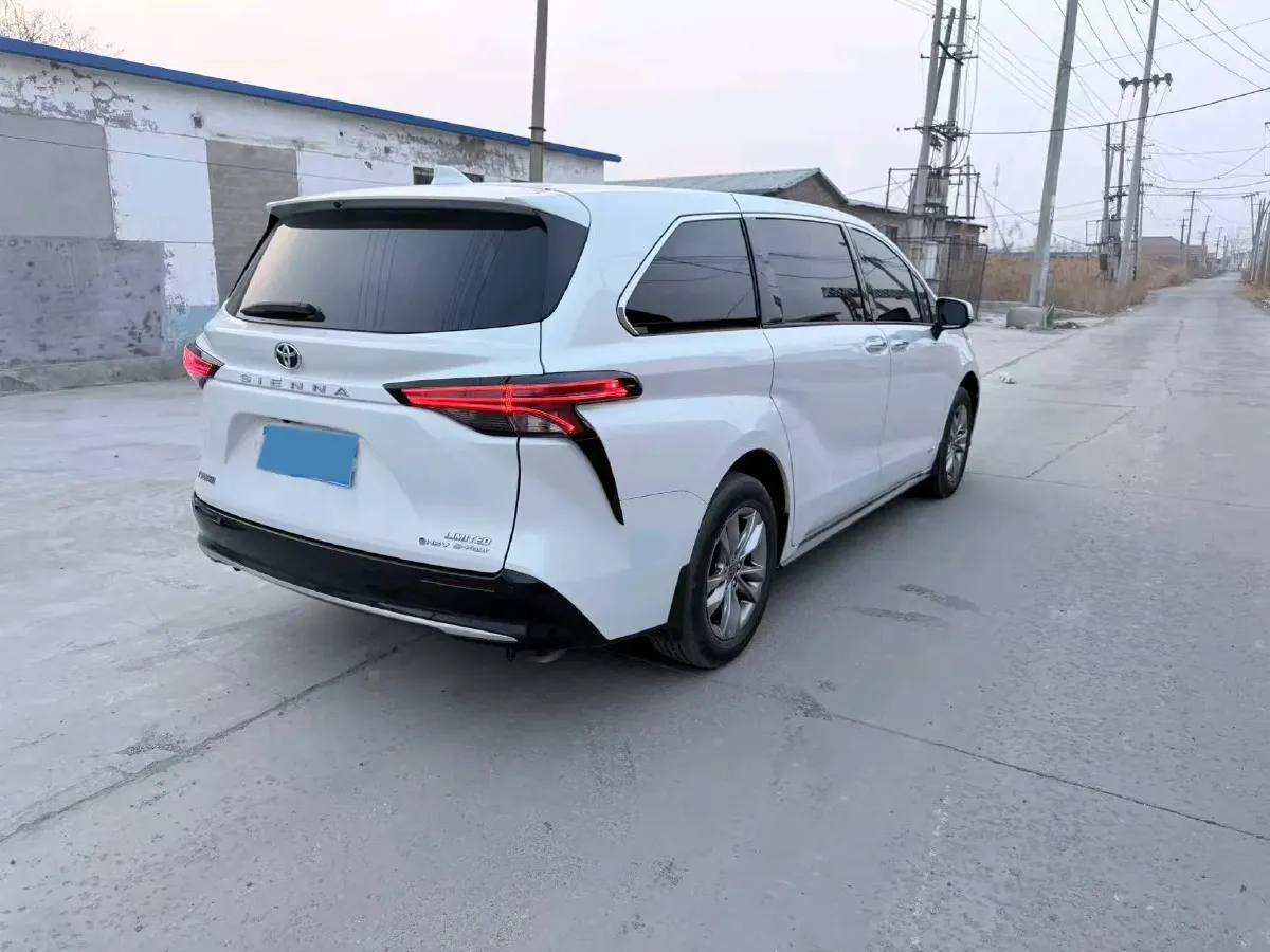 2024 Toyota Sienna 2.5L 189HP L4 E-CVT Hybrid,autocango,china used car exporter,china ev exporter,chinese used car exporter,chinese used ev exporter