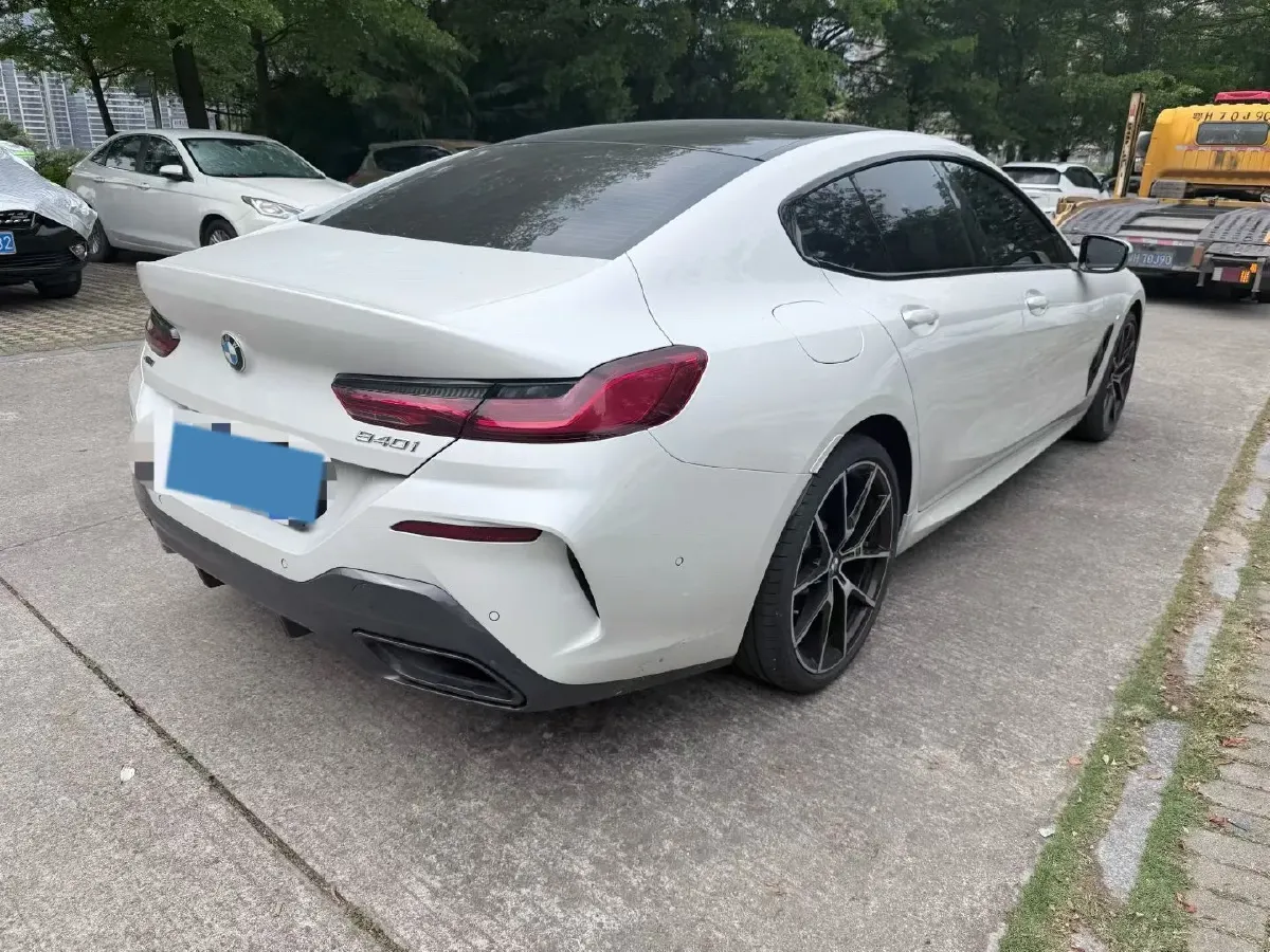 2022 BMW 8 Series 3.0T 333HP L6 8AT,autocango,china used car exporter,china ev exporter,chinese used car exporter,chinese used ev exporter