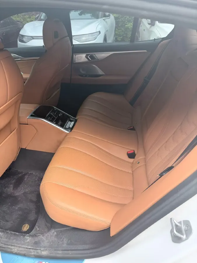 2022 BMW 8 Series 3.0T 333HP L6 8AT,autocango,china used car exporter,china ev exporter,chinese used car exporter,chinese used ev exporter