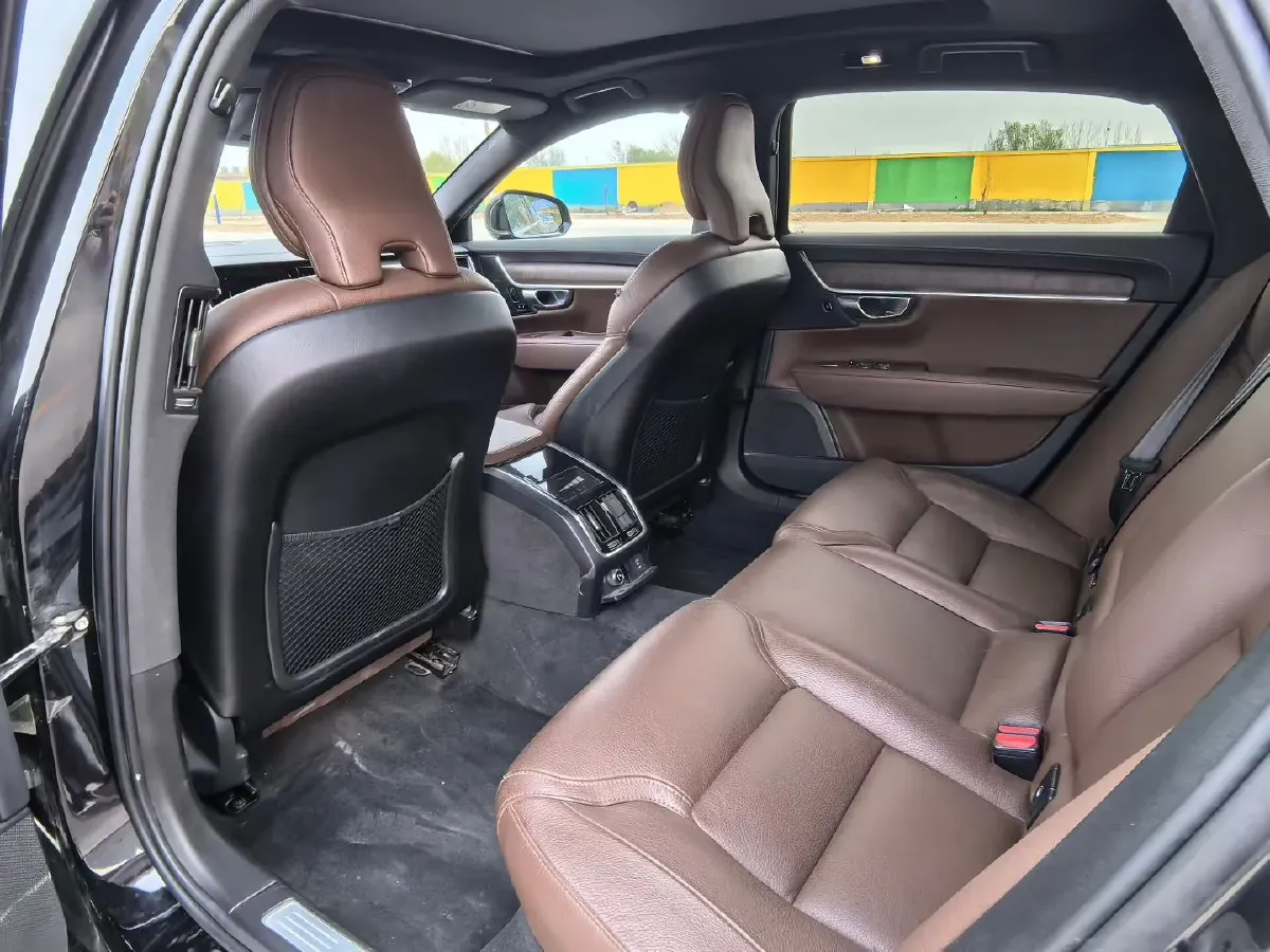 2023 Volvo S90 2.0T 250HP L4 8AT,autocango,china used car exporter,china ev exporter,chinese used car exporter,chinese used ev exporter