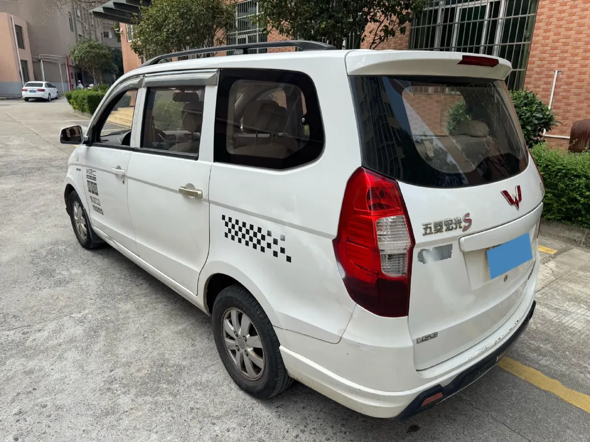 2016 WuLing HongGuang 1.5L 112HP L4 5MT,autocango,china used car exporter,china ev exporter,chinese used car exporter,chinese used ev exporter