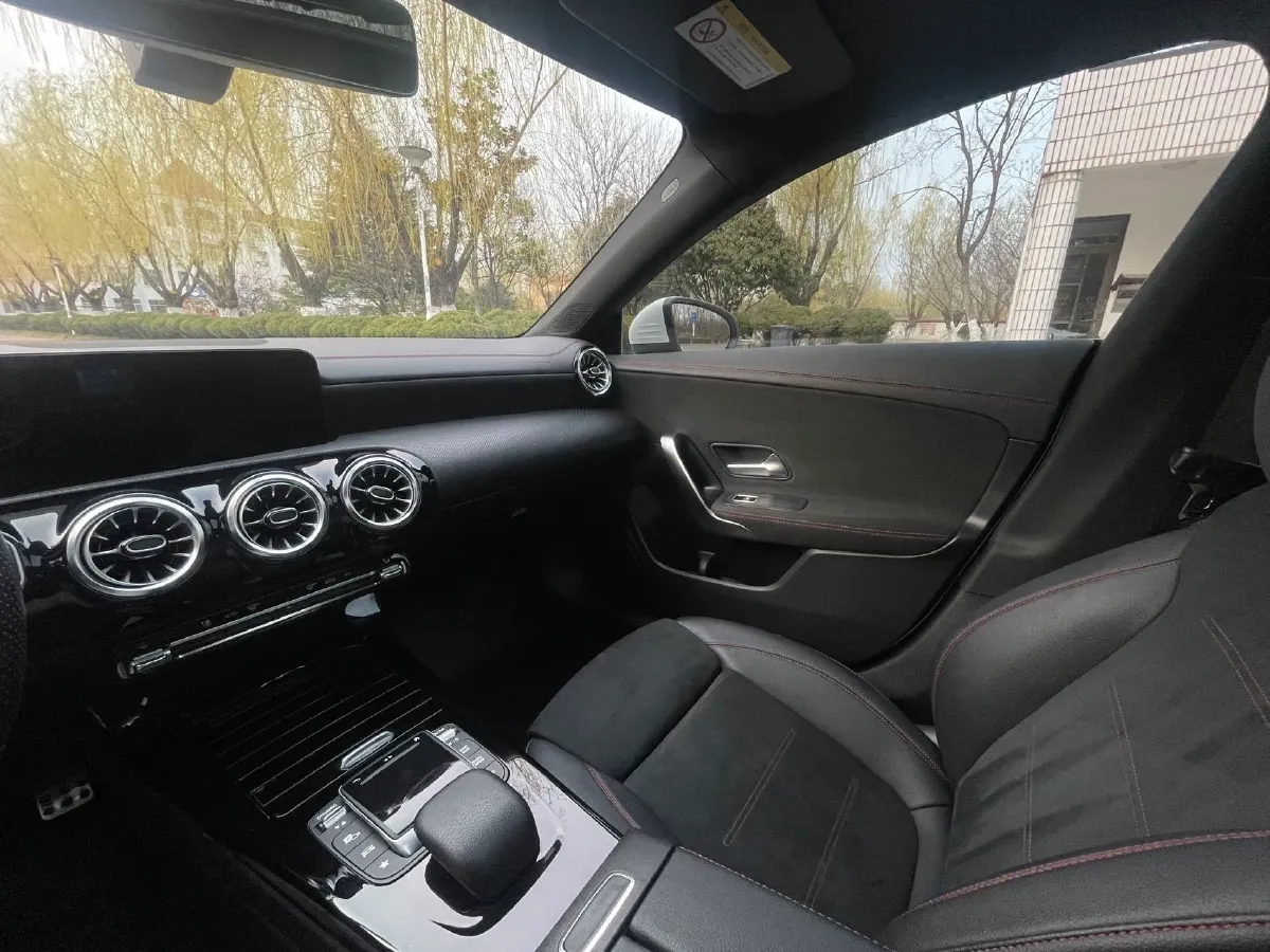 2020 Mercedes-Benz CLA Class 1.3T 163HP L4 7DCT,autocango,china used car exporter,china ev exporter,chinese used car exporter,chinese used ev exporter