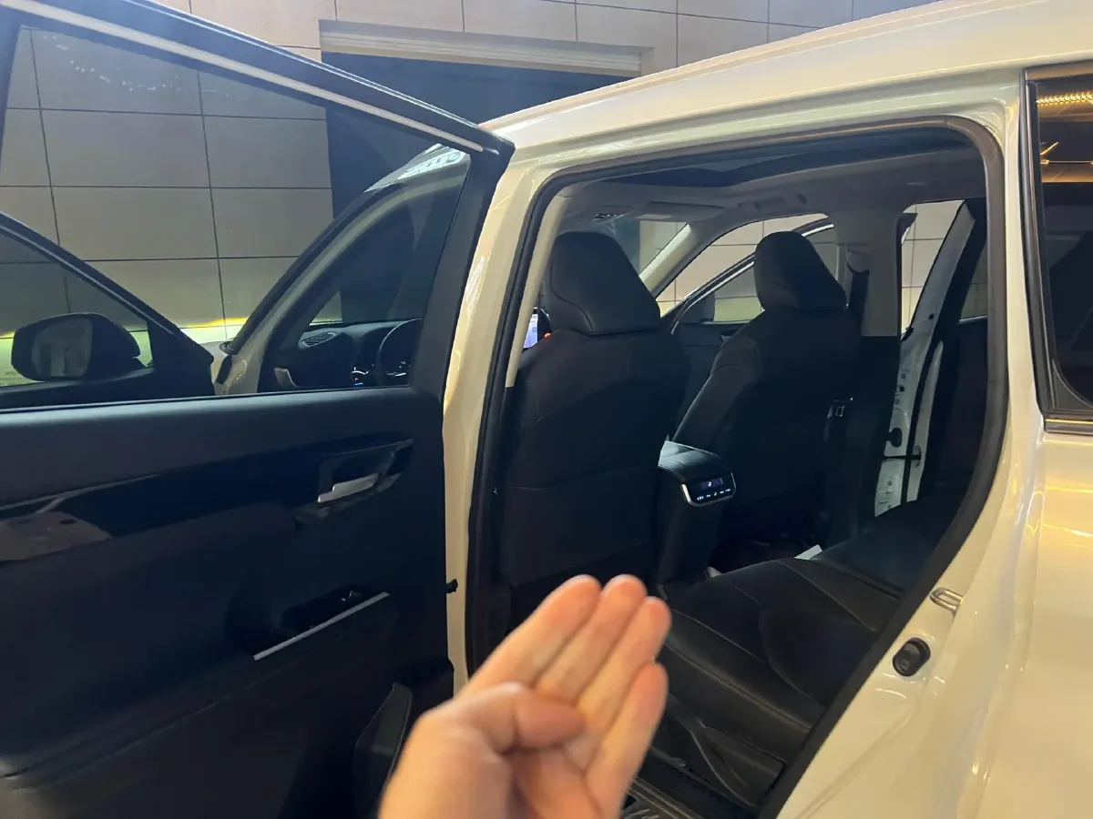 2022 Toyota Highlander 2.5L 192HP L4 E-CVT Hybrid,autocango,china used car exporter,china ev exporter,chinese used car exporter,chinese used ev exporter