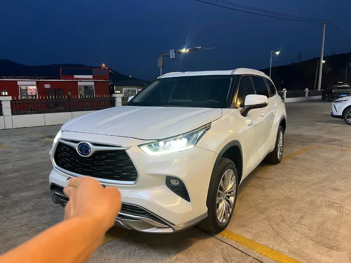 2022 Toyota Highlander 2.5L 192HP L4 E-CVT Hybrid,autocango,china used car exporter,china ev exporter,chinese used car exporter,chinese used ev exporter