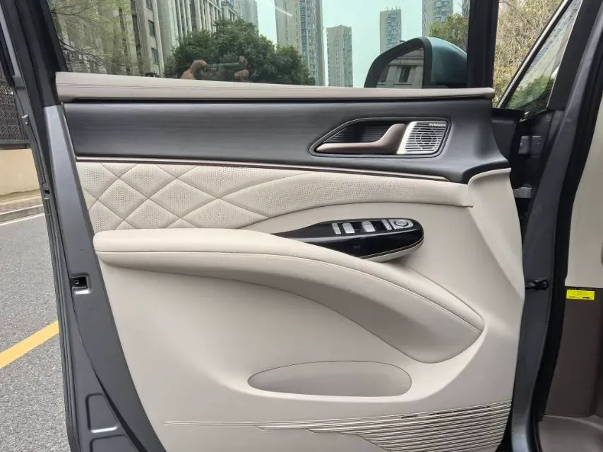 2022 Mercedes-Benz GLC Class 2.0T 197HP L4 9AT,autocango,china used car exporter,china ev exporter,chinese used car exporter,chinese used ev exporter
