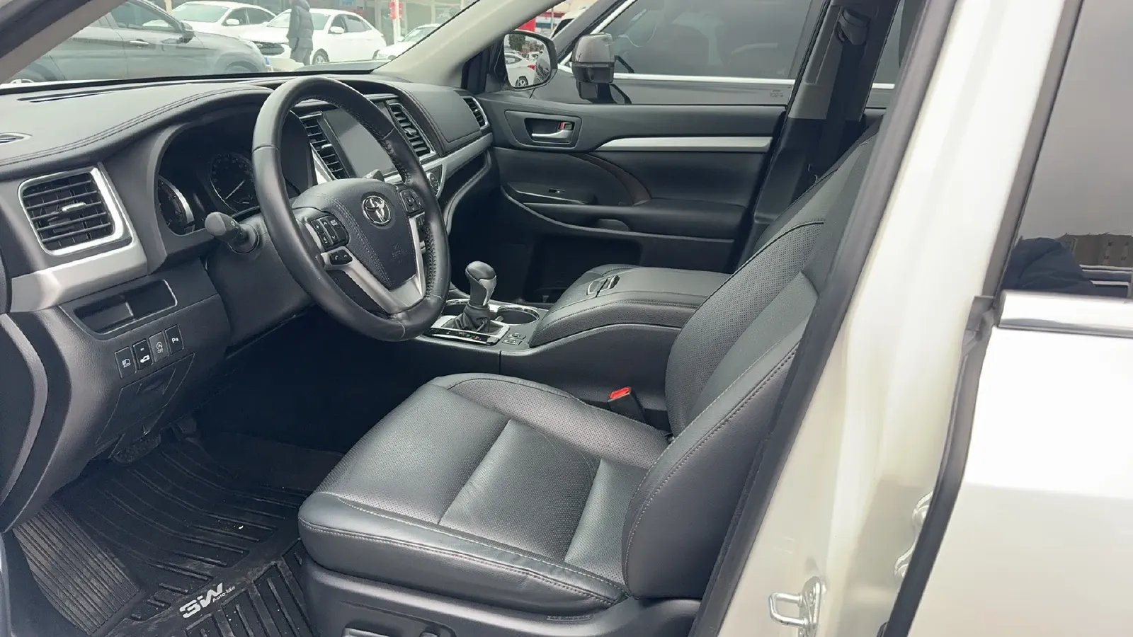 2021 Toyota Highlander 2.0T 220HP L4 6AT,autocango,china used car exporter,china ev exporter,chinese used car exporter,chinese used ev exporter