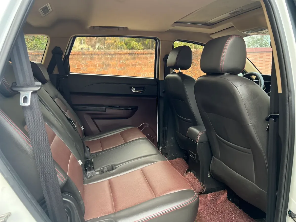 2016 LiFan MaiWei 1.5L 109HP L4 5MT,autocango,china used car exporter,china ev exporter,chinese used car exporter,chinese used ev exporter