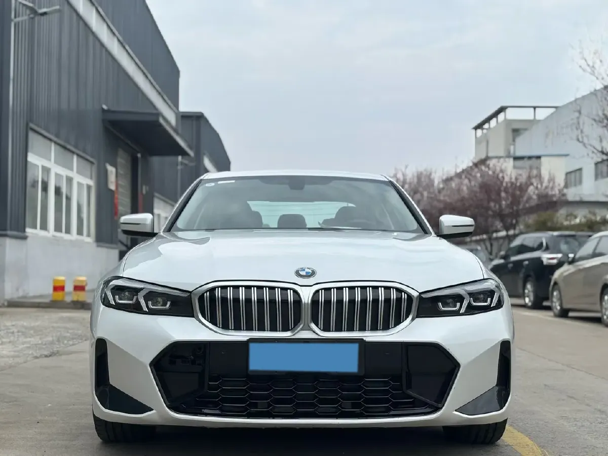 2024 BMW 3 Series 2.0T 156HP L4 8AT,autocango,china used car exporter,china ev exporter,chinese used car exporter,chinese used ev exporter