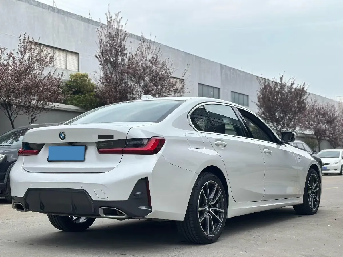 2024 BMW 3 Series 2.0T 156HP L4 8AT,autocango,china used car exporter,china ev exporter,chinese used car exporter,chinese used ev exporter