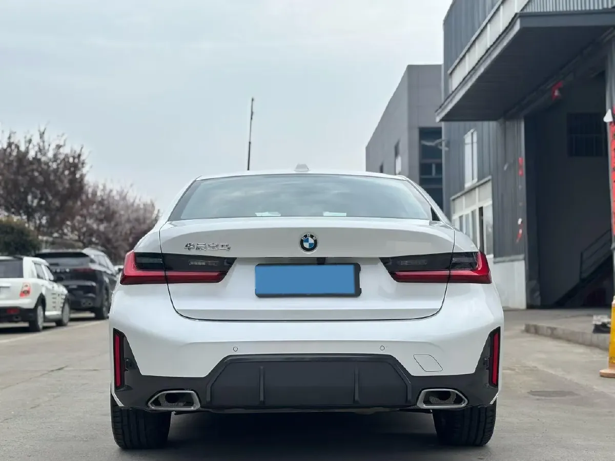 2024 BMW 3 Series 2.0T 156HP L4 8AT,autocango,china used car exporter,china ev exporter,chinese used car exporter,chinese used ev exporter