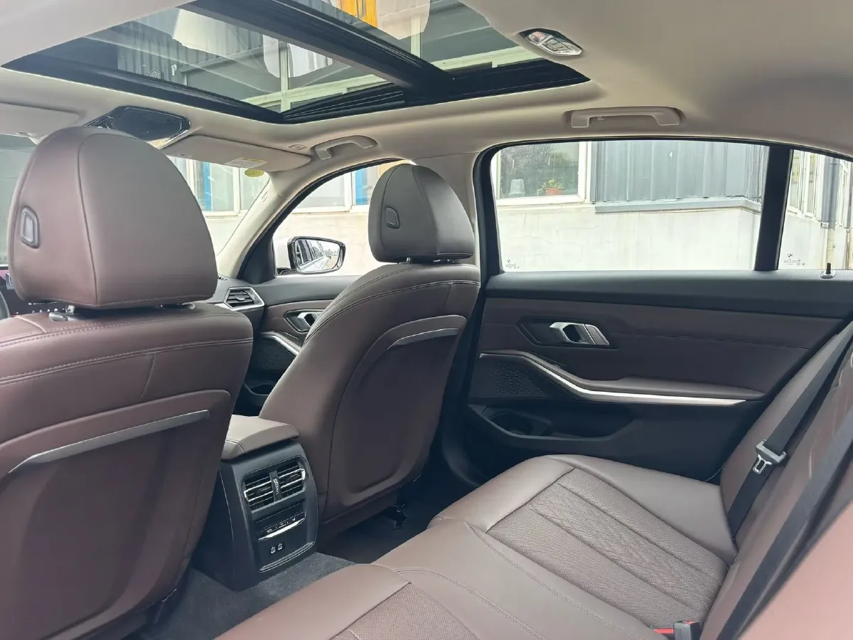 2024 BMW 3 Series 2.0T 156HP L4 8AT,autocango,china used car exporter,china ev exporter,chinese used car exporter,chinese used ev exporter