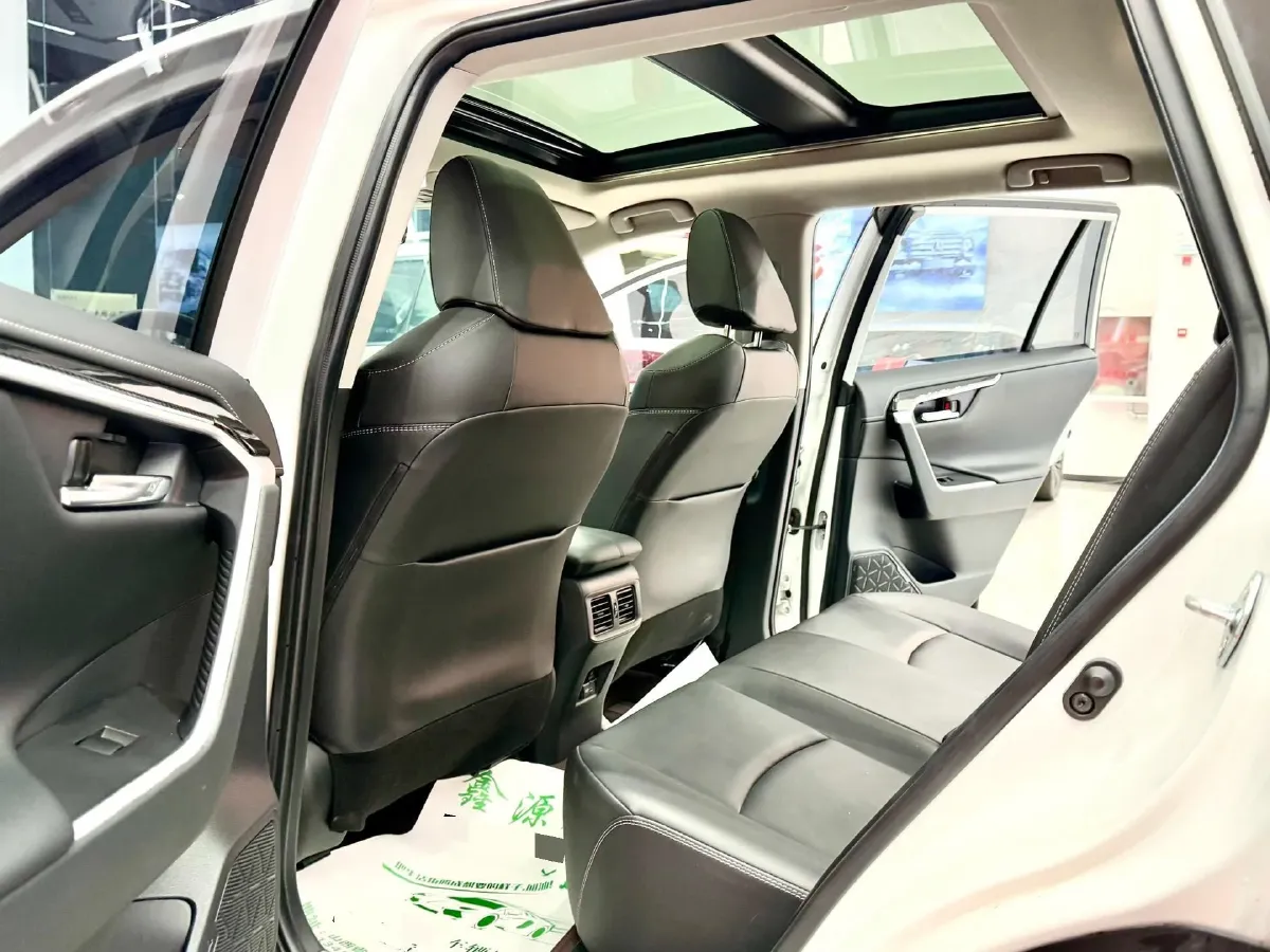 2023 Toyota RAV4 2.0L 171HP L4 CVT,autocango,china used car exporter,china ev exporter,chinese used car exporter,chinese used ev exporter