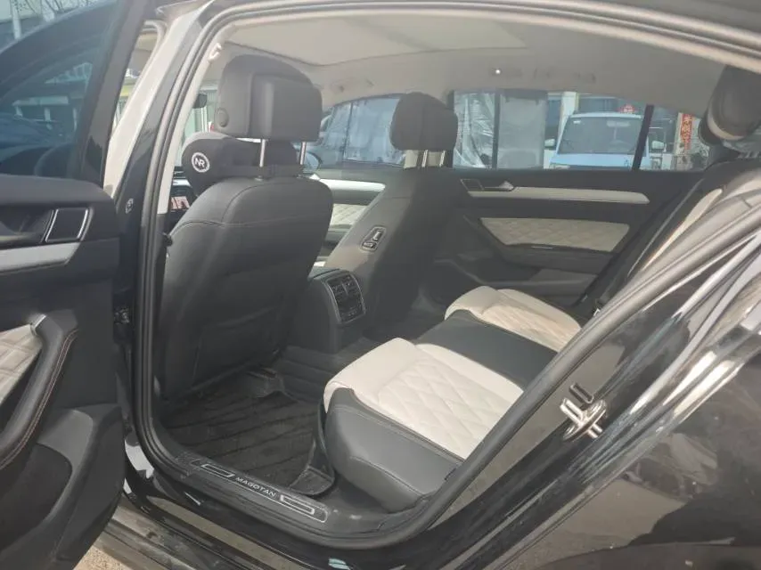 2023 Volkswagen Magotan 2.0T 186HP L4 7DCT,autocango,china used car exporter,china ev exporter,chinese used car exporter,chinese used ev exporter