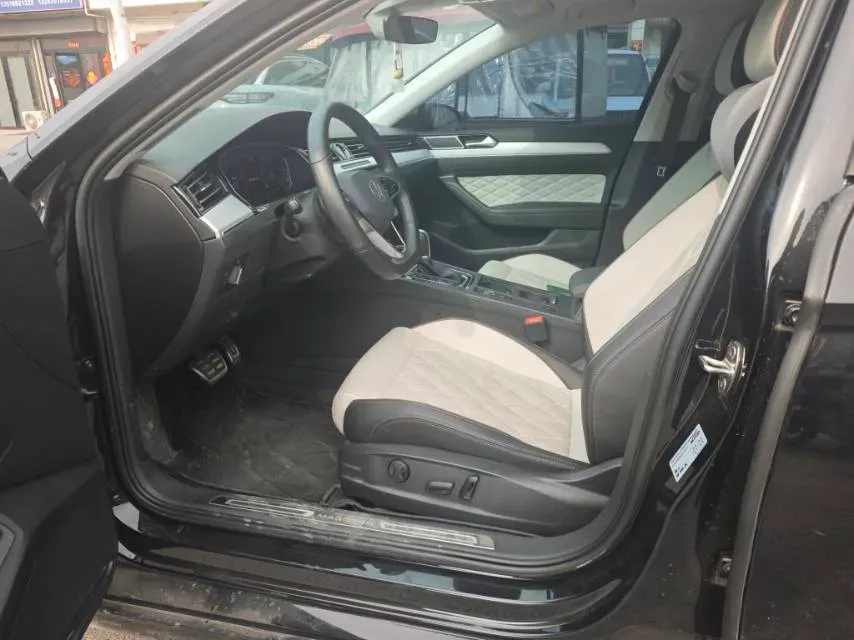 2023 Volkswagen Magotan 2.0T 186HP L4 7DCT,autocango,china used car exporter,china ev exporter,chinese used car exporter,chinese used ev exporter