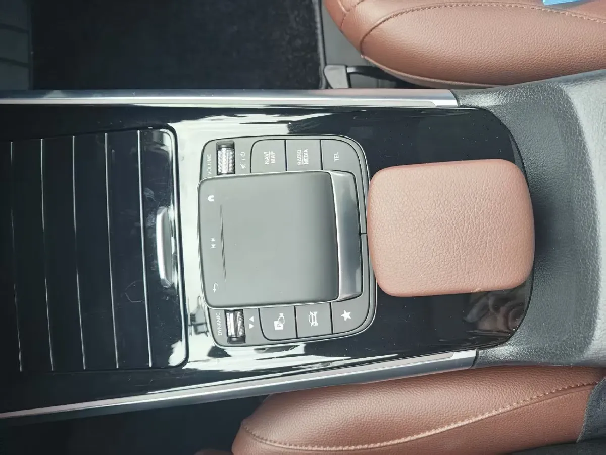 2022 Mercedes-Benz GLB Class 2.0T 190HP L4 8DCT,autocango,china used car exporter,china ev exporter,chinese used car exporter,chinese used ev exporter