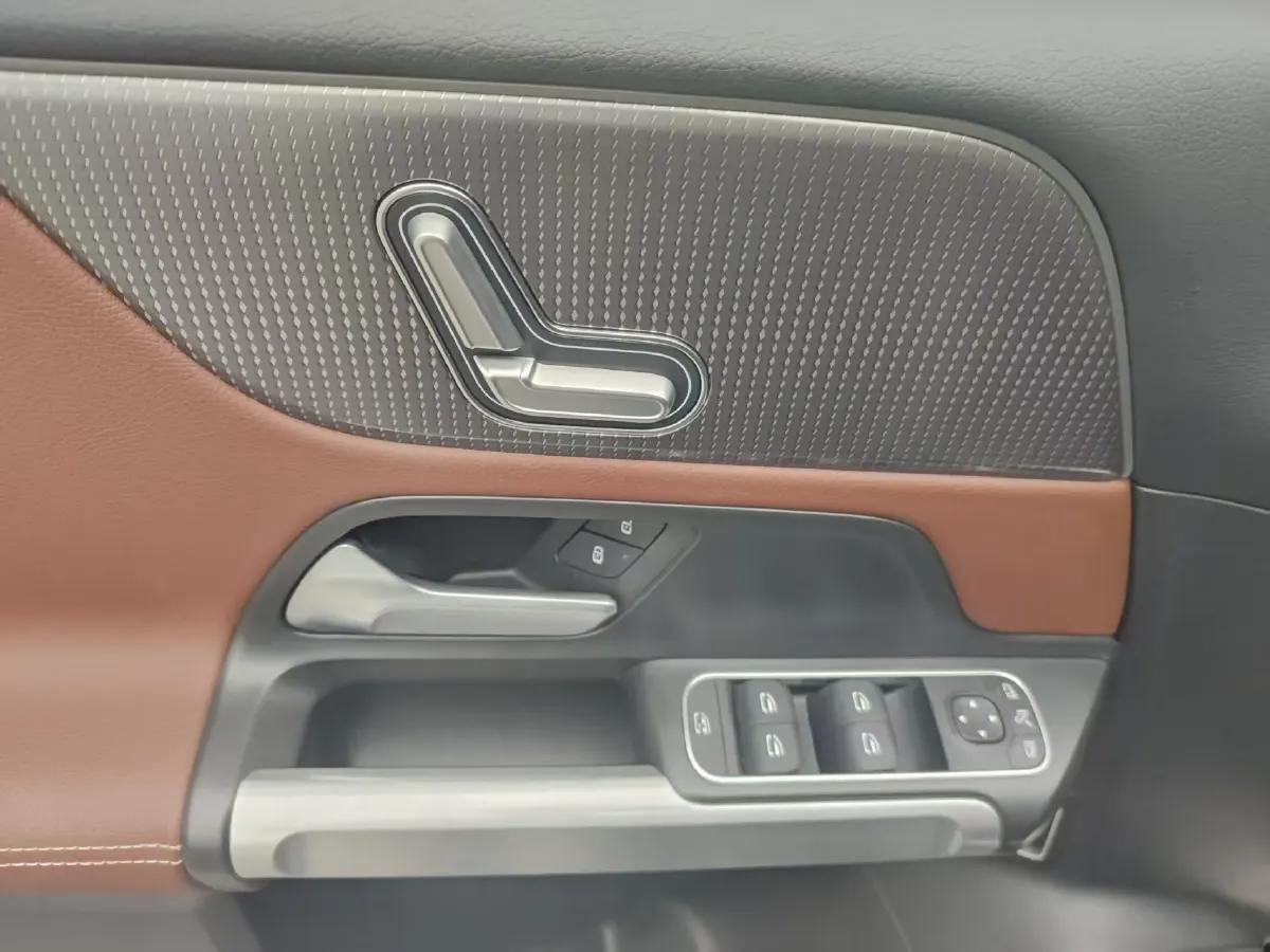 2022 Mercedes-Benz GLB Class 2.0T 190HP L4 8DCT,autocango,china used car exporter,china ev exporter,chinese used car exporter,chinese used ev exporter