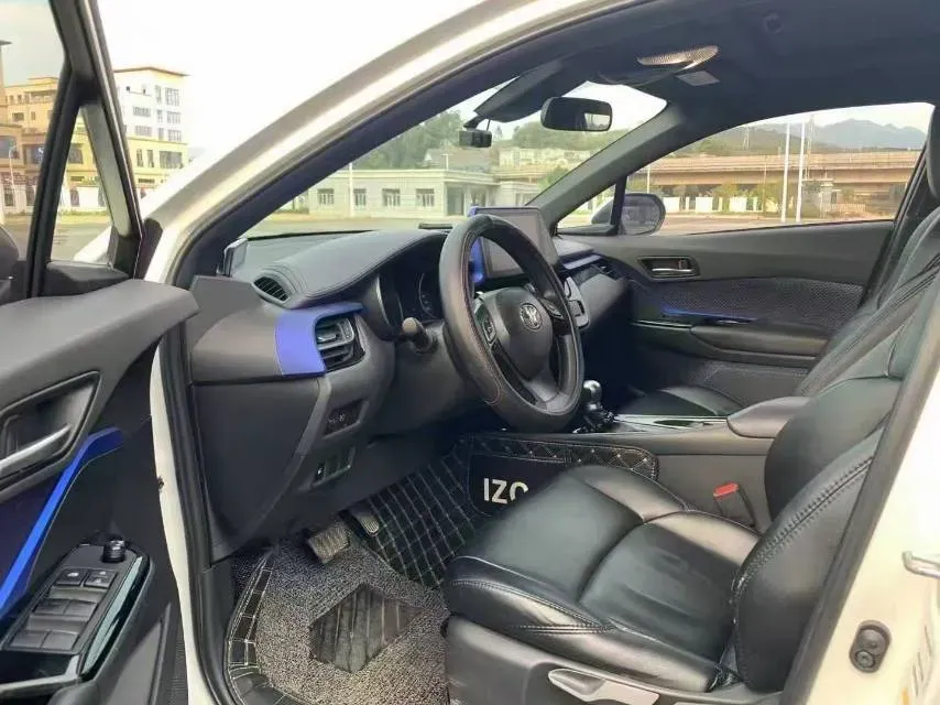 2018 Toyota C-HR 2.0L 171HP L4 CVT,autocango,china used car exporter,china ev exporter,chinese used car exporter,chinese used ev exporter