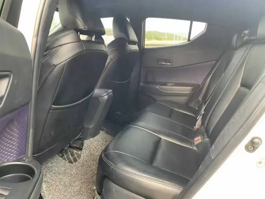 2018 Toyota C-HR 2.0L 171HP L4 CVT,autocango,china used car exporter,china ev exporter,chinese used car exporter,chinese used ev exporter