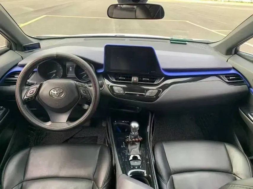 2018 Toyota C-HR 2.0L 171HP L4 CVT,autocango,china used car exporter,china ev exporter,chinese used car exporter,chinese used ev exporter