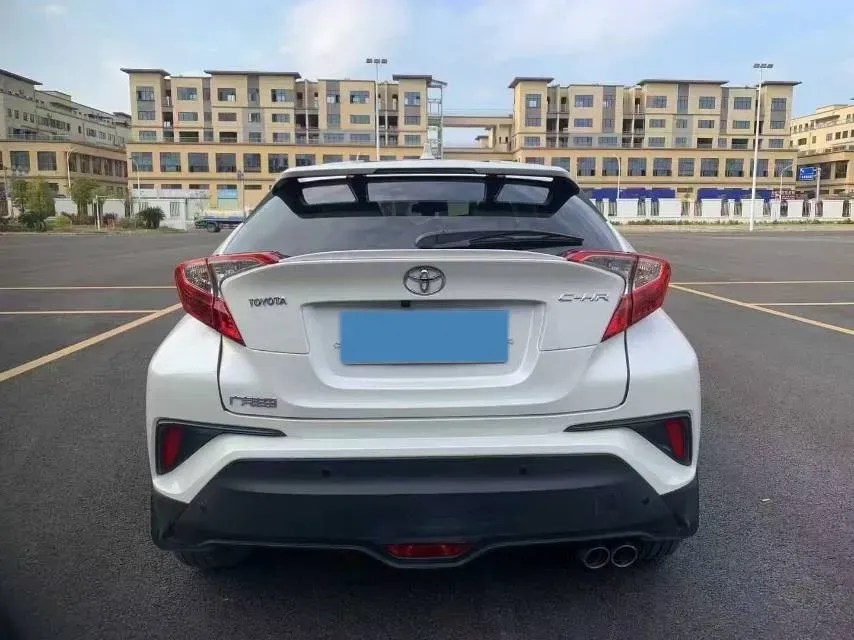 2018 Toyota C-HR 2.0L 171HP L4 CVT,autocango,china used car exporter,china ev exporter,chinese used car exporter,chinese used ev exporter