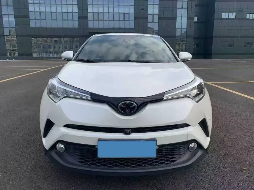 2018 Toyota C-HR 2.0L 171HP L4 CVT,autocango,china used car exporter,china ev exporter,chinese used car exporter,chinese used ev exporter
