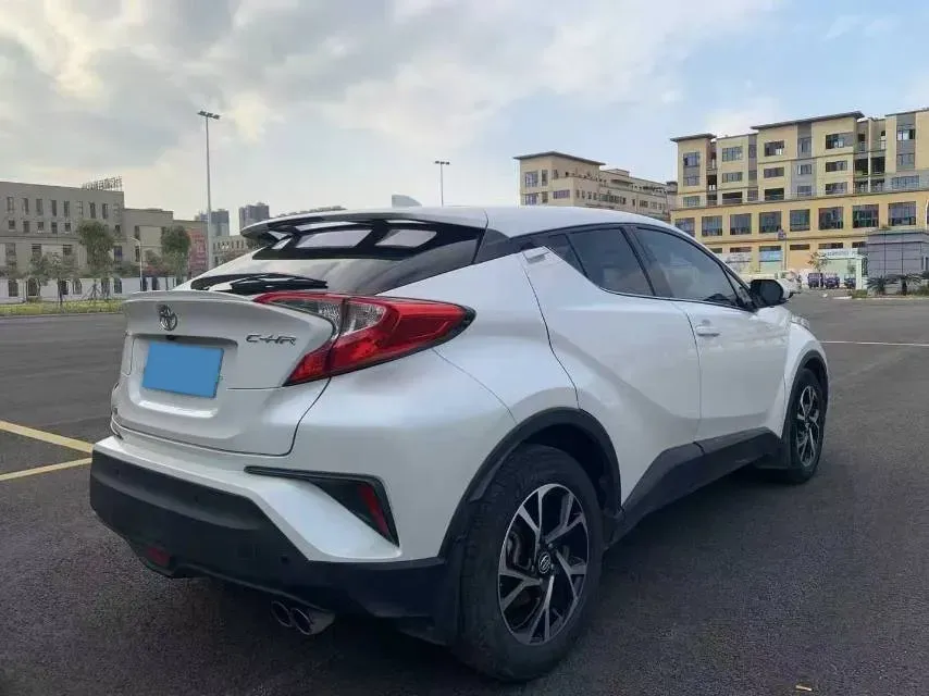 2018 Toyota C-HR 2.0L 171HP L4 CVT,autocango,china used car exporter,china ev exporter,chinese used car exporter,chinese used ev exporter