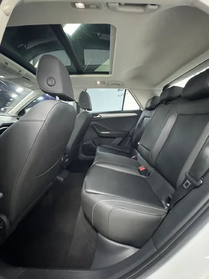 2022 Volkswagen T-Roc 1.4T 150HP L4 7DCT,autocango,china used car exporter,china ev exporter,chinese used car exporter,chinese used ev exporter