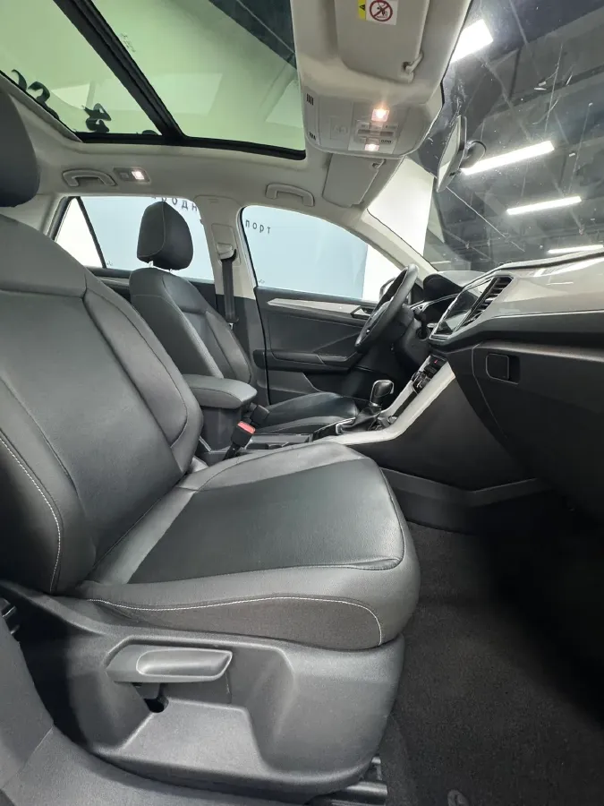 2022 Volkswagen T-Roc 1.4T 150HP L4 7DCT,autocango,china used car exporter,china ev exporter,chinese used car exporter,chinese used ev exporter