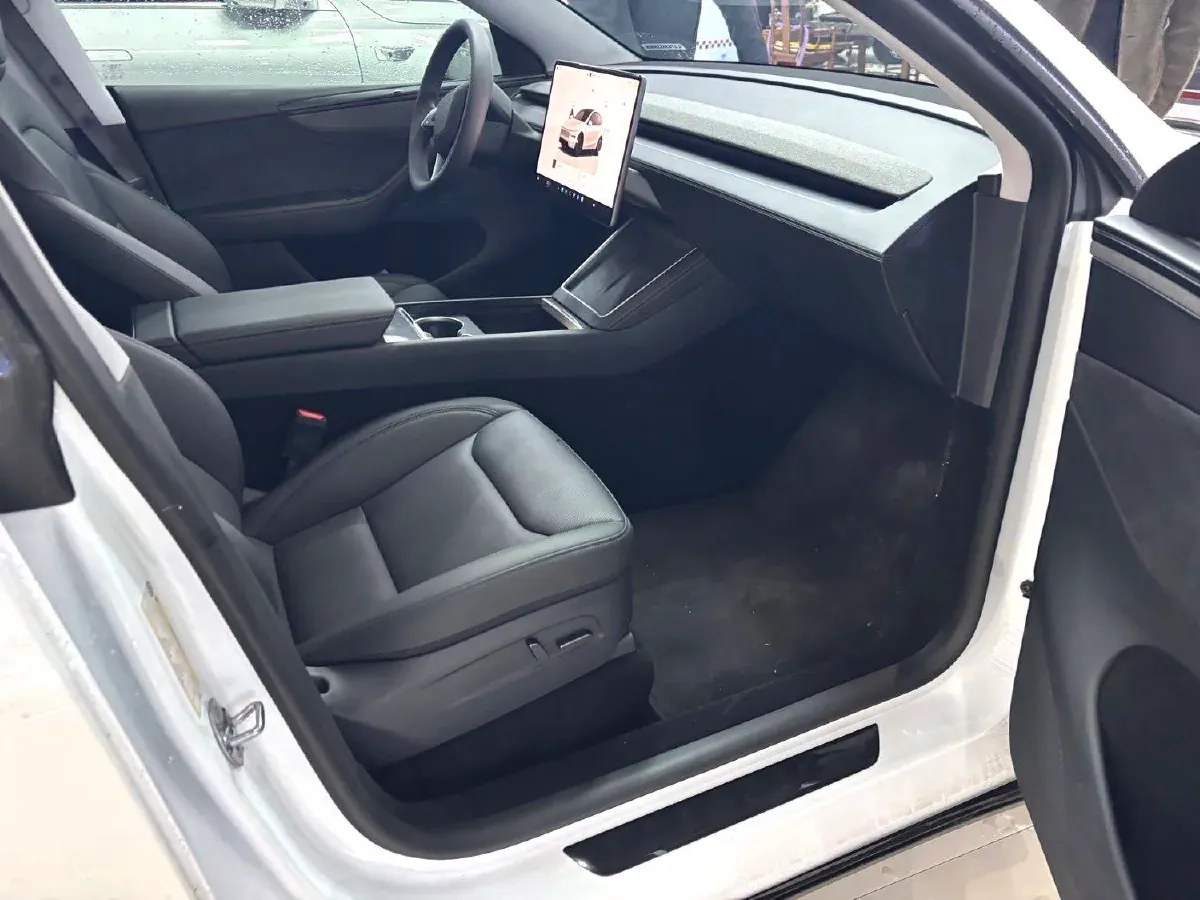 2025 Tesla Model Y BEV 78.4KWH,autocango,china used car exporter,china ev exporter,chinese used car exporter,chinese used ev exporter