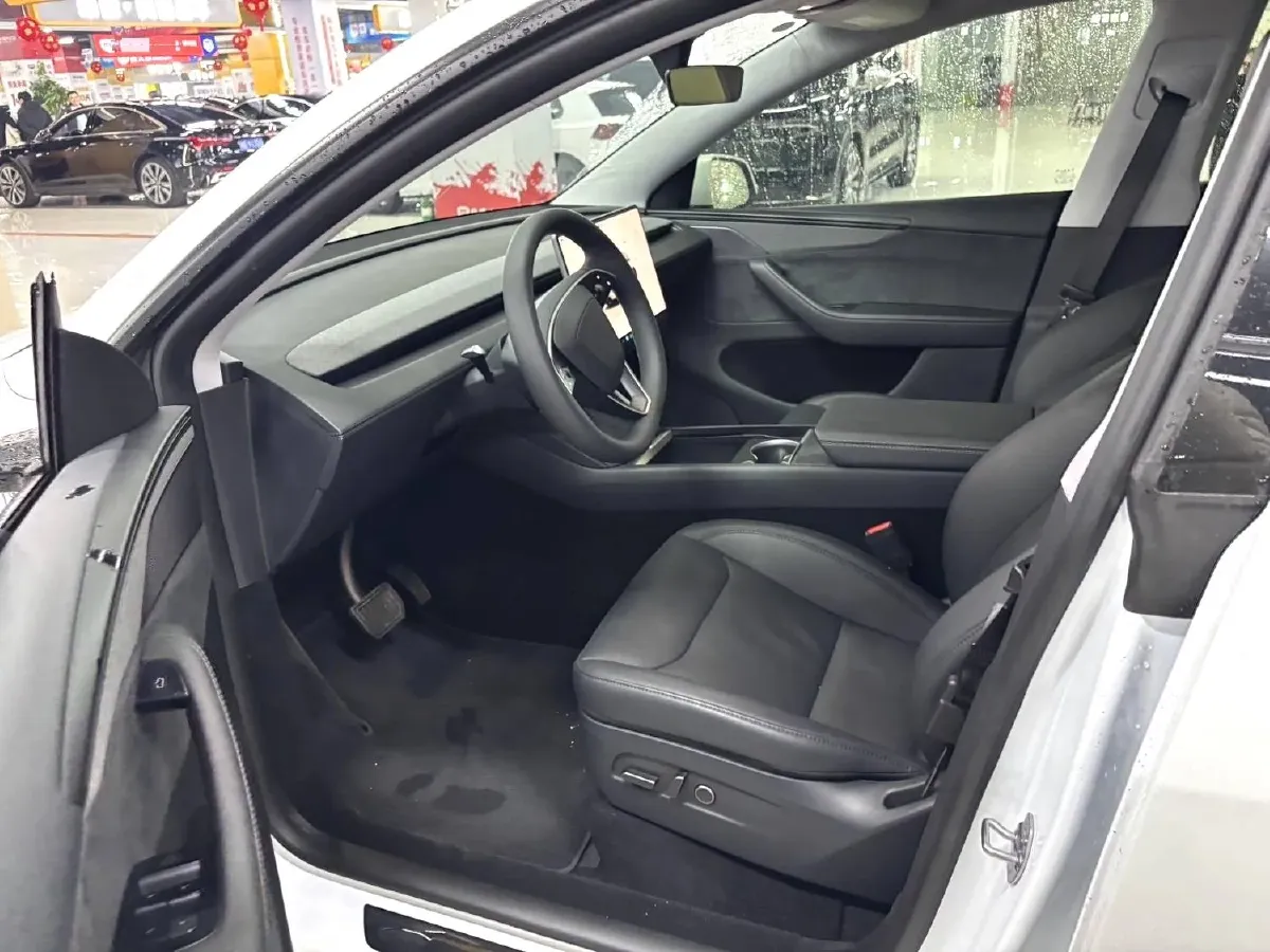 2025 Tesla Model Y BEV 78.4KWH,autocango,china used car exporter,china ev exporter,chinese used car exporter,chinese used ev exporter