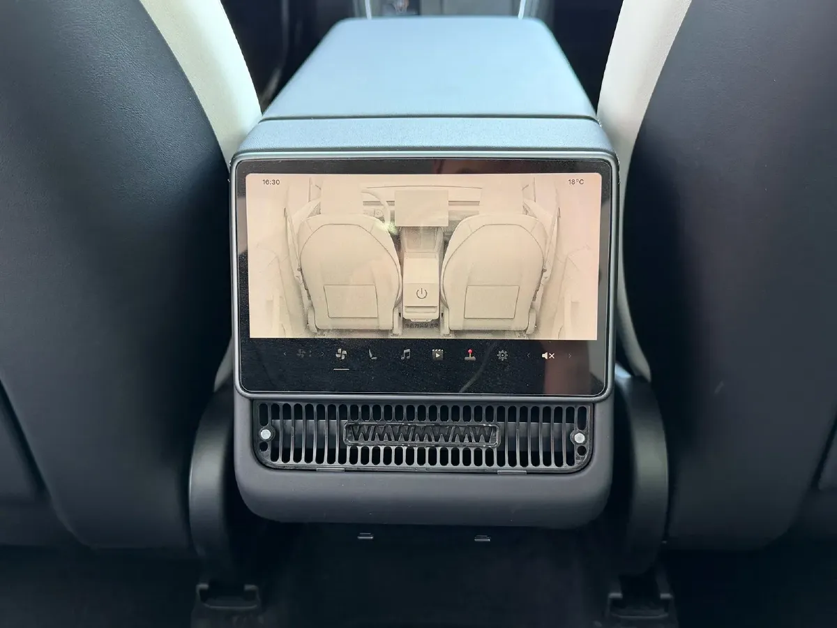 2025 Tesla Model Y BEV 62.5KWH,autocango,china used car exporter,china ev exporter,chinese used car exporter,chinese used ev exporter