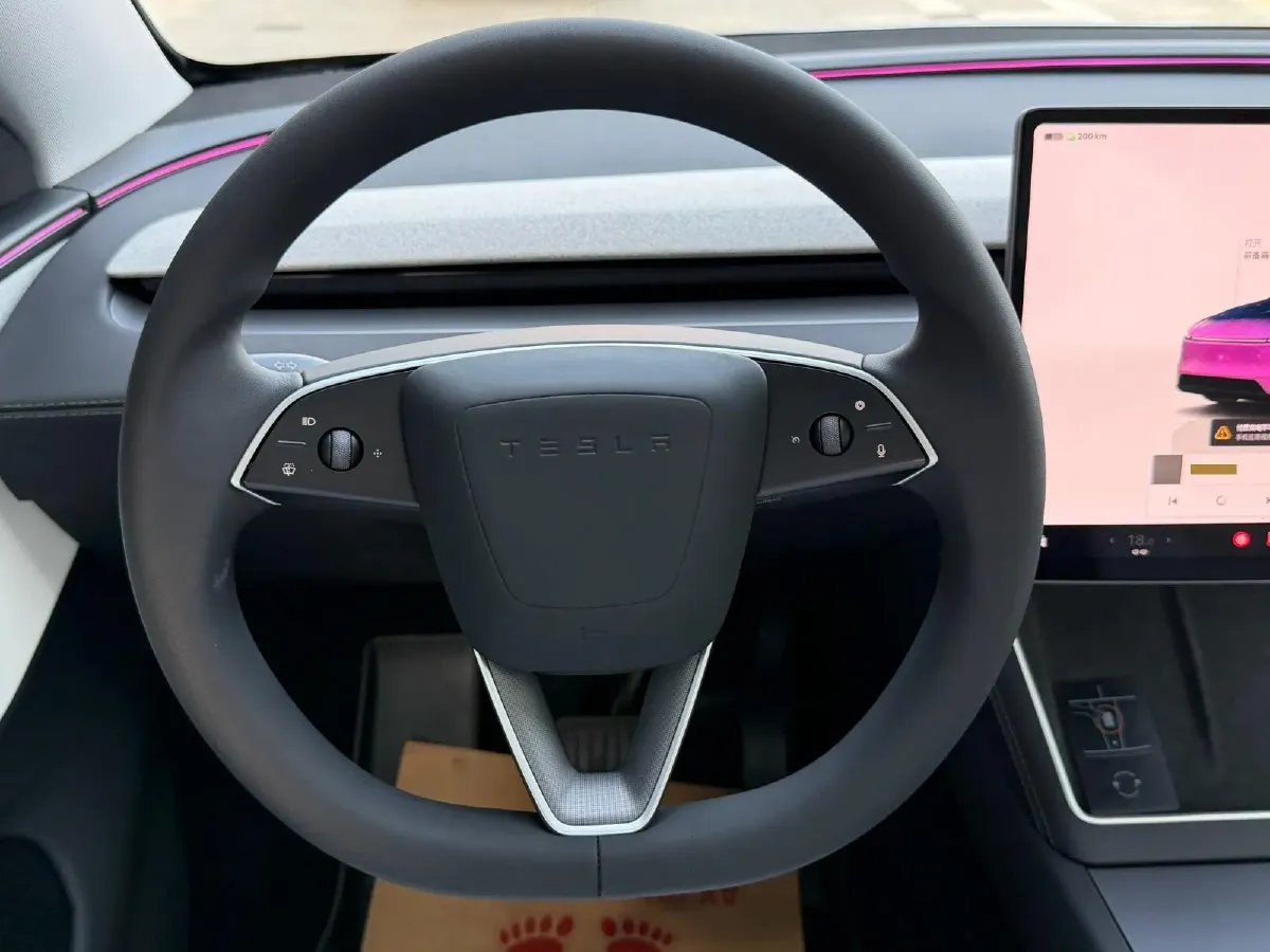 2025 Tesla Model Y BEV 62.5KWH,autocango,china used car exporter,china ev exporter,chinese used car exporter,chinese used ev exporter
