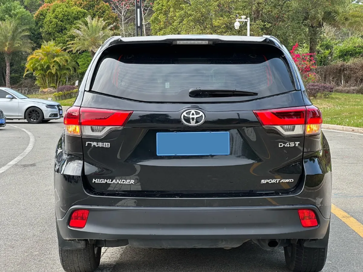 2021 Toyota Highlander 2.0T 220HP L4 6AT,autocango,china used car exporter,china ev exporter,chinese used car exporter,chinese used ev exporter