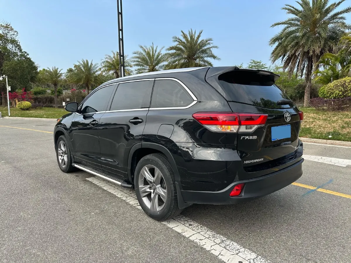 2021 Toyota Highlander 2.0T 220HP L4 6AT,autocango,china used car exporter,china ev exporter,chinese used car exporter,chinese used ev exporter